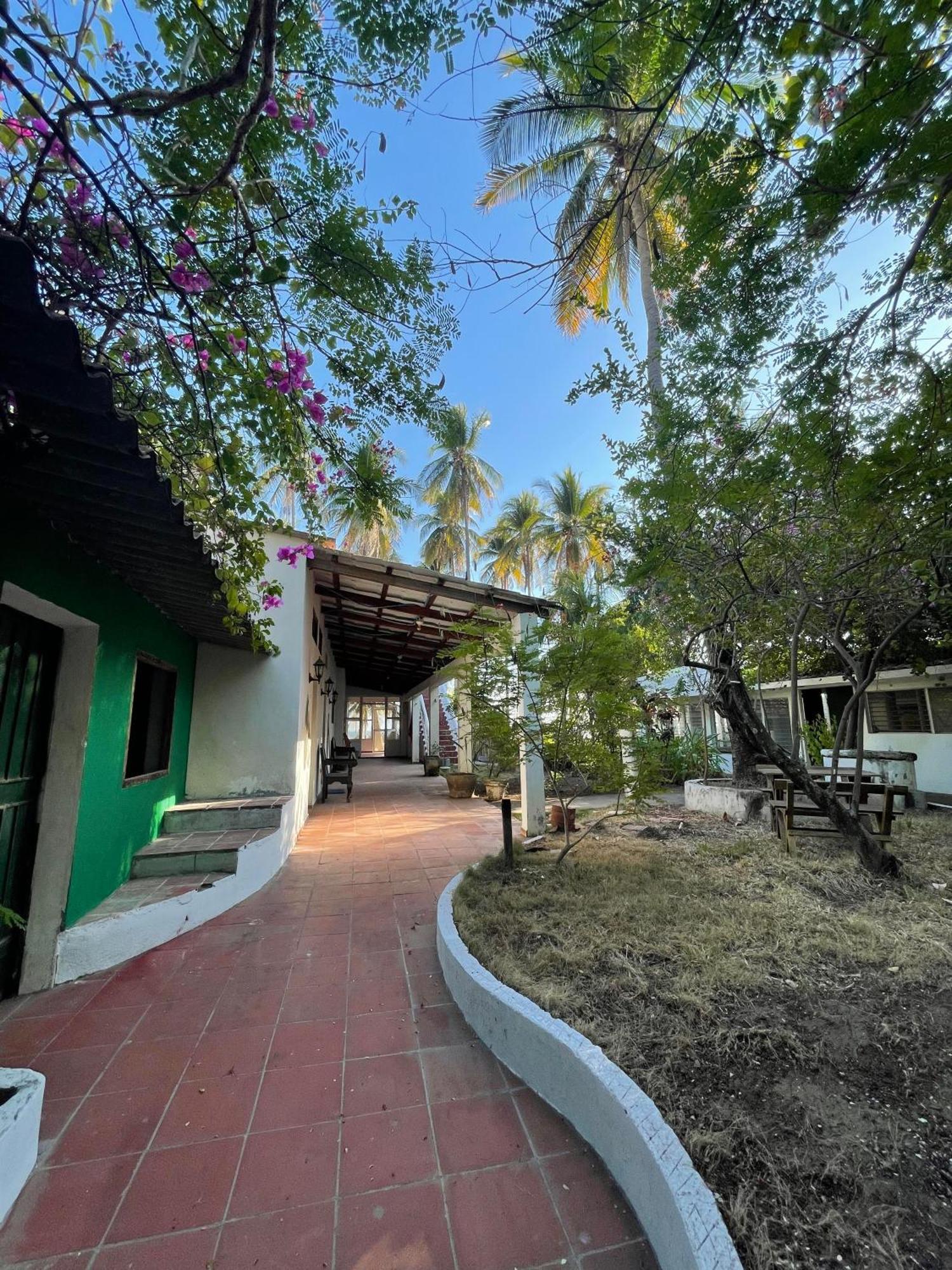 Sugarloaf Beach House & Surf Lodge Ель-Куко Екстер'єр фото