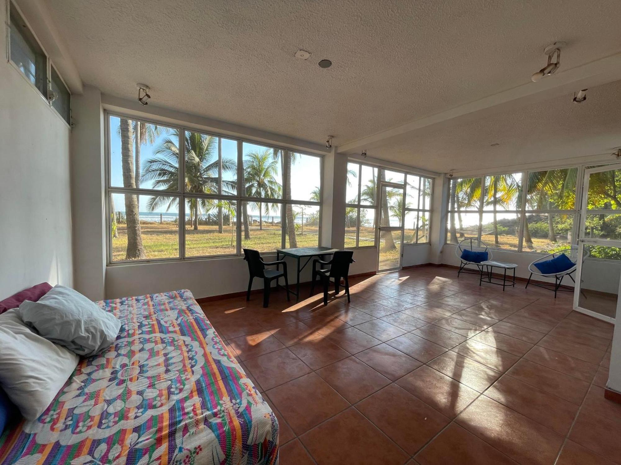 Sugarloaf Beach House & Surf Lodge Ель-Куко Екстер'єр фото